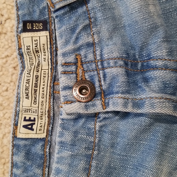 American Eagle Outfitters Women's Blue Denim Shorts - Picture 2 of 3